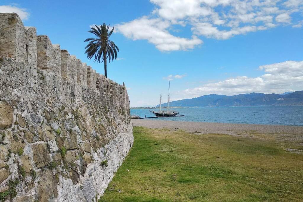 Naupactus Unique Harbor Apartment In A Stone House! Nafpaktos Exterior foto